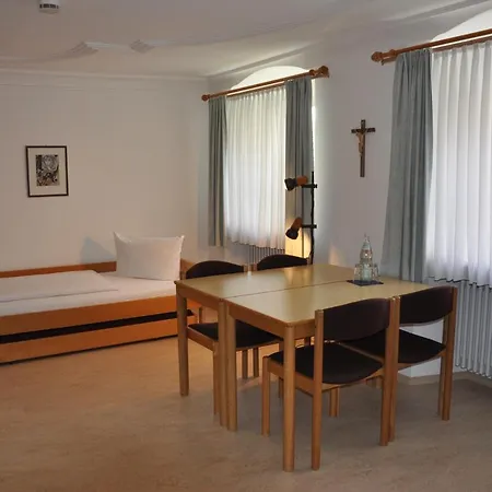 Готель Gaestehaus Der Katholischen Akademie 3*